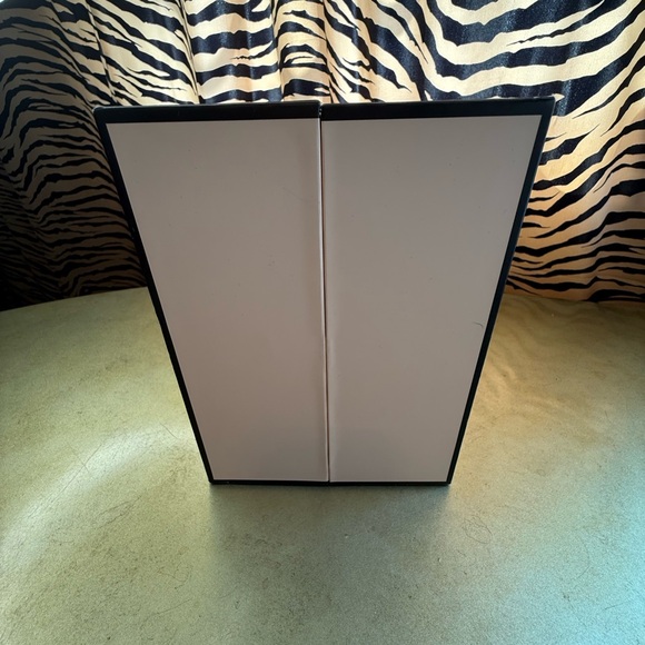 Birthday Bear With Roses Gift Box - Picture 4 of 7